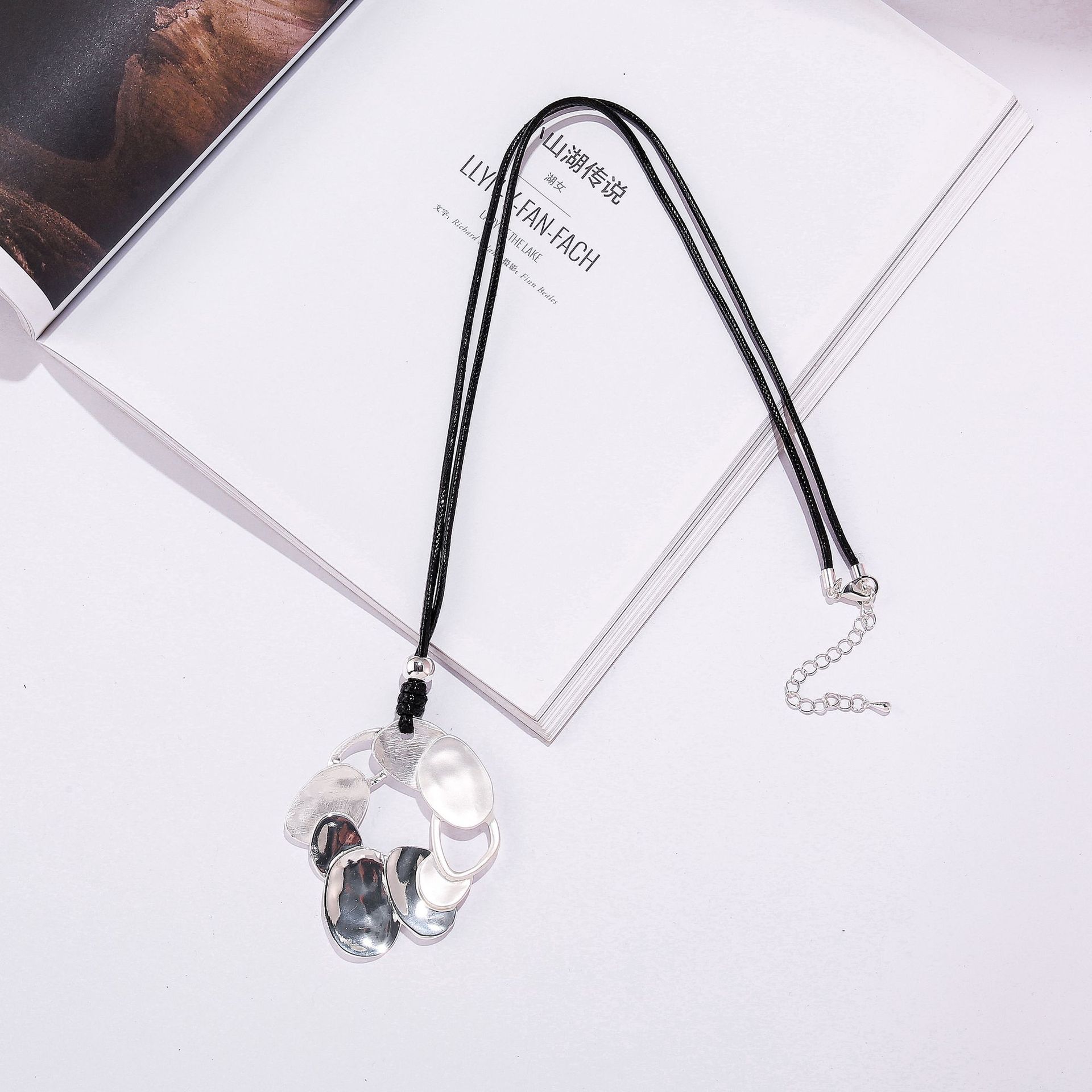 Alloy Pendant Fashion Retro Long Chain Contrasting Color Necklace Women S Jewelry Sweater Chain