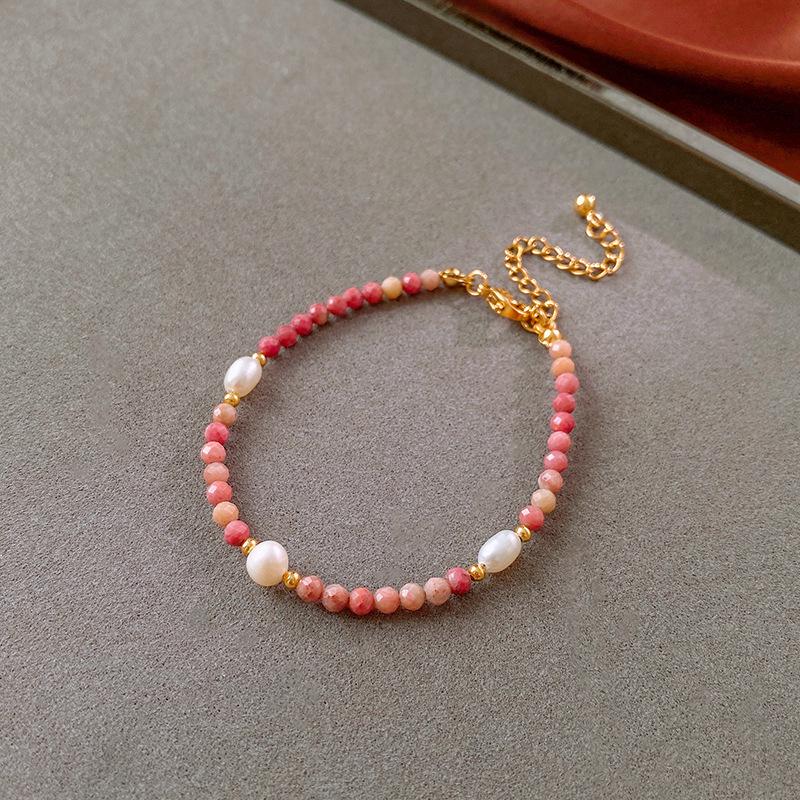 

Эластичный браслет из красного родонита и пресноводного жемчуга - Ретро, Элегантный, Нишевый стиль