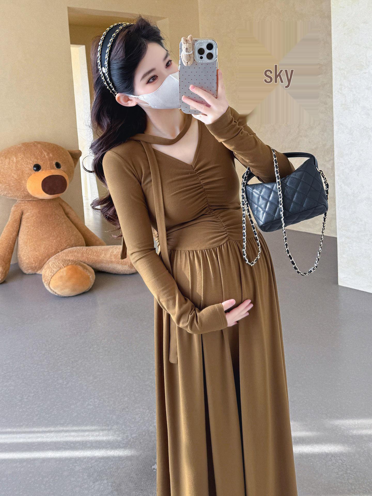

Spring 2026 Korean V-Neck Maternity Maxi Dress - Fashionable, Slimming, and Age-Reducing Design XL