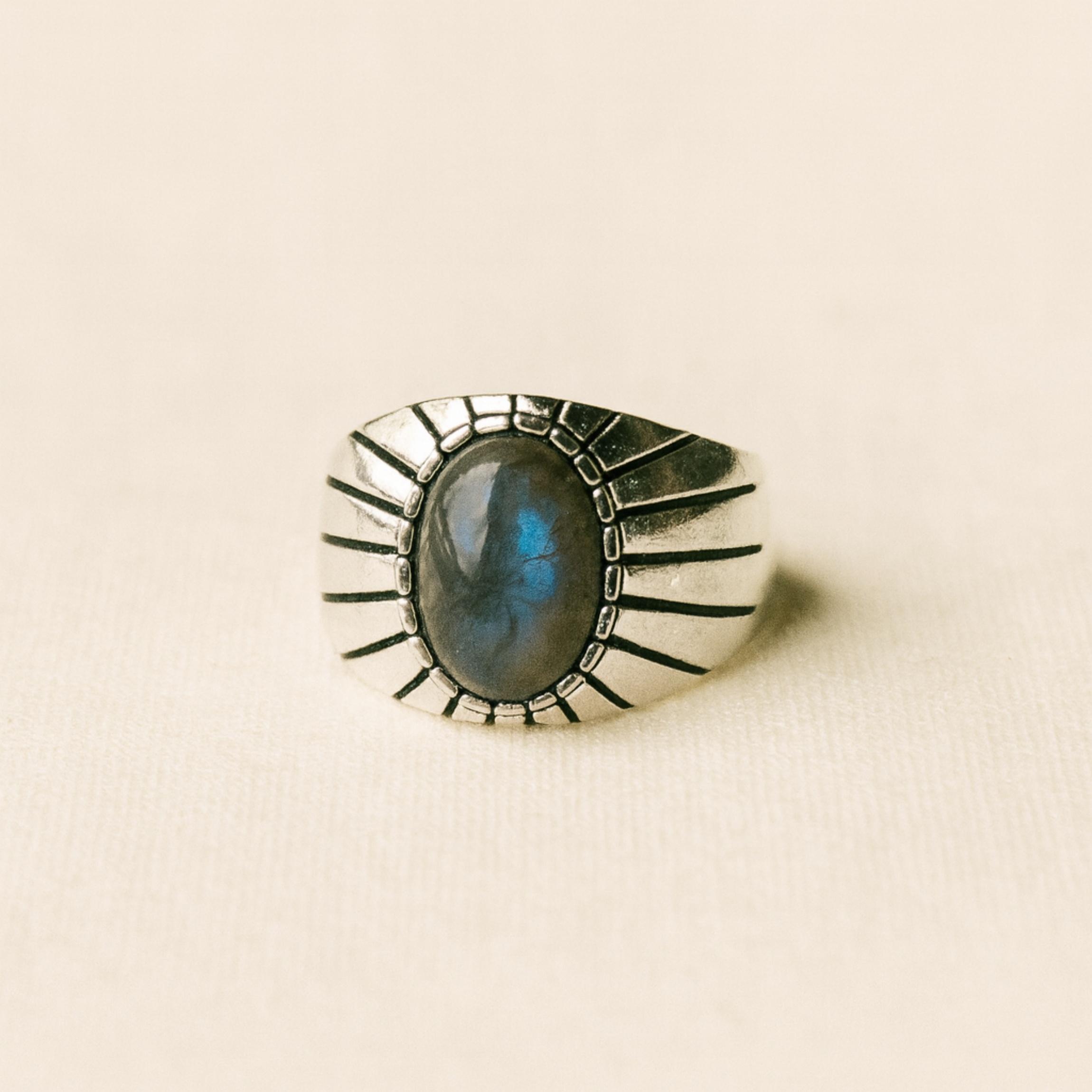 

Перстень с лабрадоритом овальной огранки, серебро 925 пробы, украшения ручной работы, мужское массивное кольцо, женское кольцо 12 серебряный