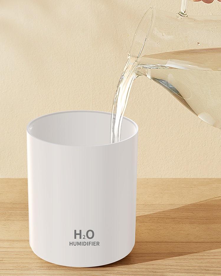 Miniaturní zvlhčovač vzduchu do auta 300 ml Přenosný vzduch s LED nočním světlem 2 režimy Usb difuzor elektrického oleje pro příslušenství interiéru auta