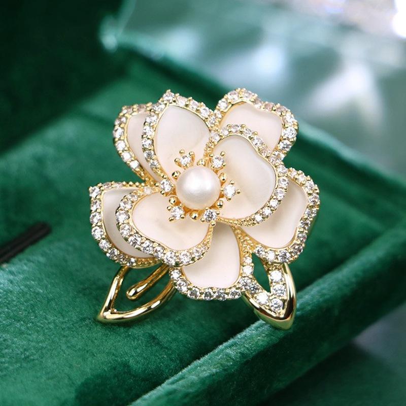 

Chinese Style Pink Peony Flower Fan Shaped Brooch For Women Elegant Zircon Leaf Long Tassel Enamel Pins Corsage Party Jewelry