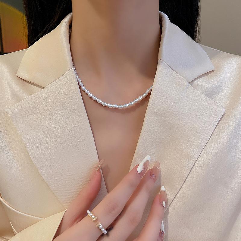 Four Pearl Pendant Necklace Women'S Light Luxury Niche Collarbone Chain Design Sense Simple Accessories