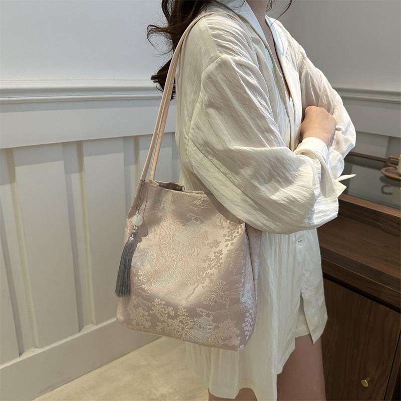 Chic New Chinese Style Pu Bucket Bag With Spacious Design For Daily Commutes