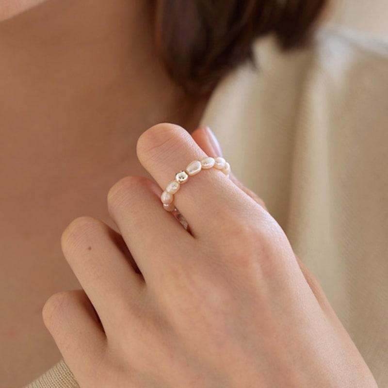 PAIGEFLYNN JEWELRY [925 Silver] Flynn Freshwater Pearl Band Ring