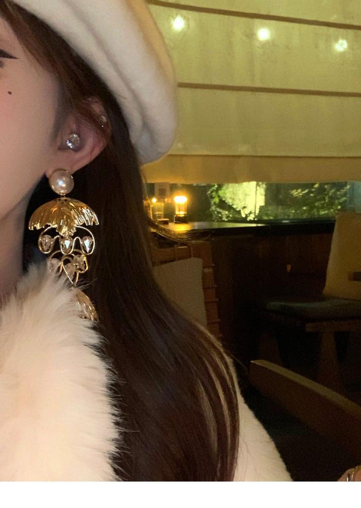 European-American Zirconia Fishtail Tassel Earrings with Pearls - Exaggerated, High-End Light Luxury Design for Women