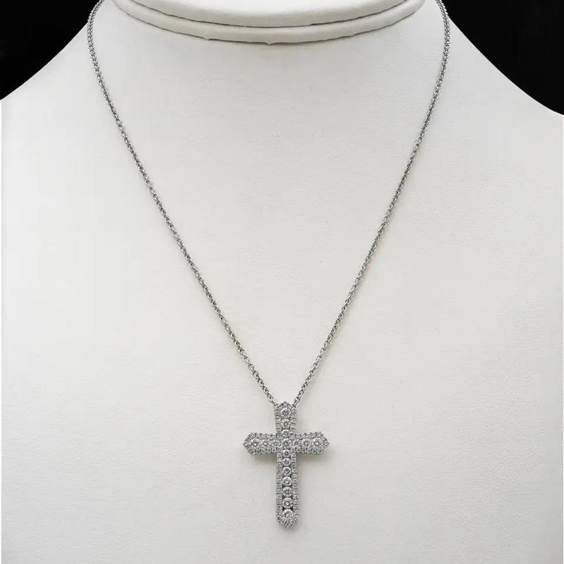 Exquisite Cross Pendant Necklaces for Women/men Brilliant Crystal Neck Jewelry for Hip Hop Party Unisex Chic Accessories