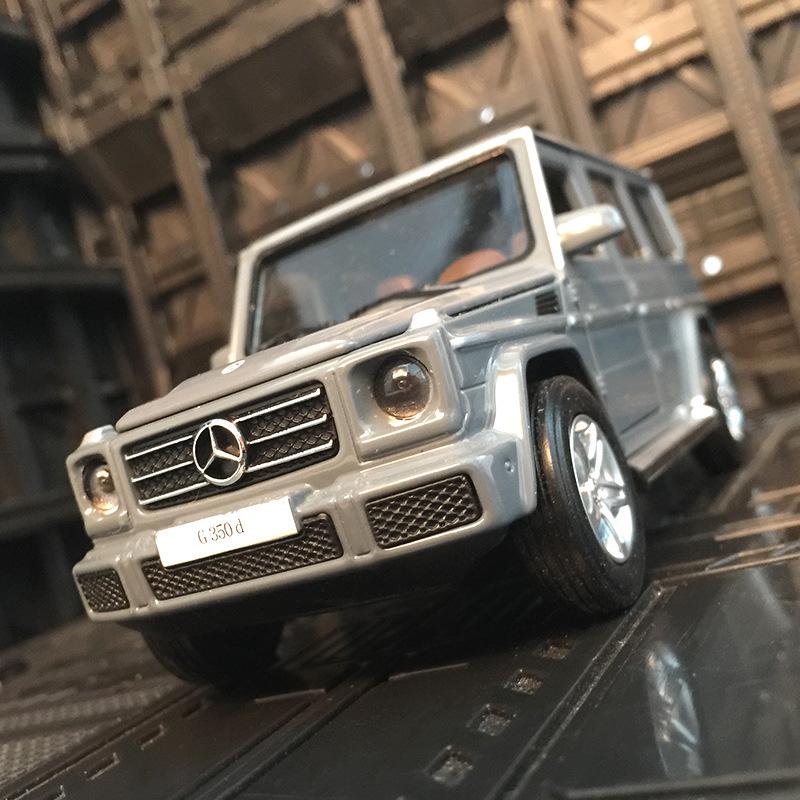 

Caipo 88436 G350D Alloy Off-road Car Model with Pull-back, Sound, and Light Features белый
