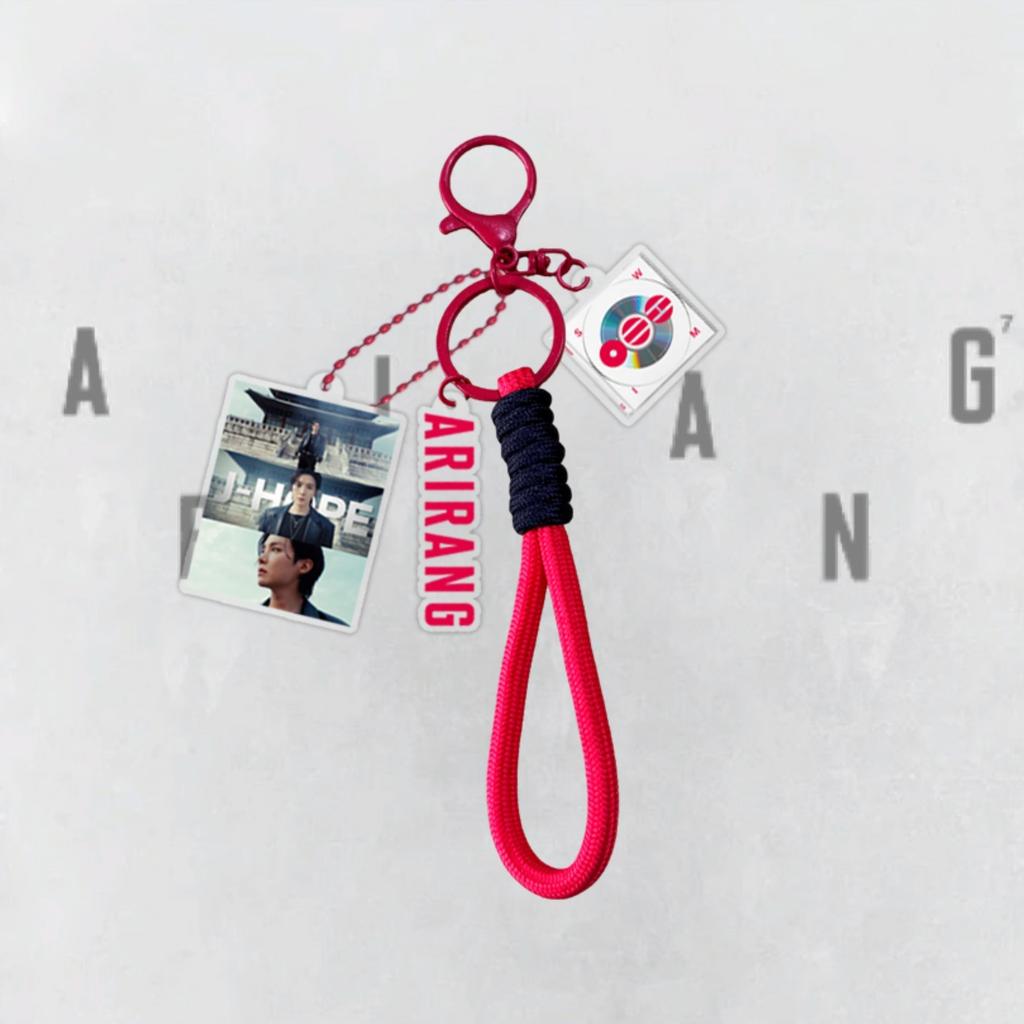 7 Stück BTS ARIRANG Thema Schlüsselanhänger, Bangtan Boys Foto Anhänger mit roter geflochtener Schnur, Kpop ARMY Fans Taschenzubehör, Kpop Idol Taschenanhänger für ARMY Fans