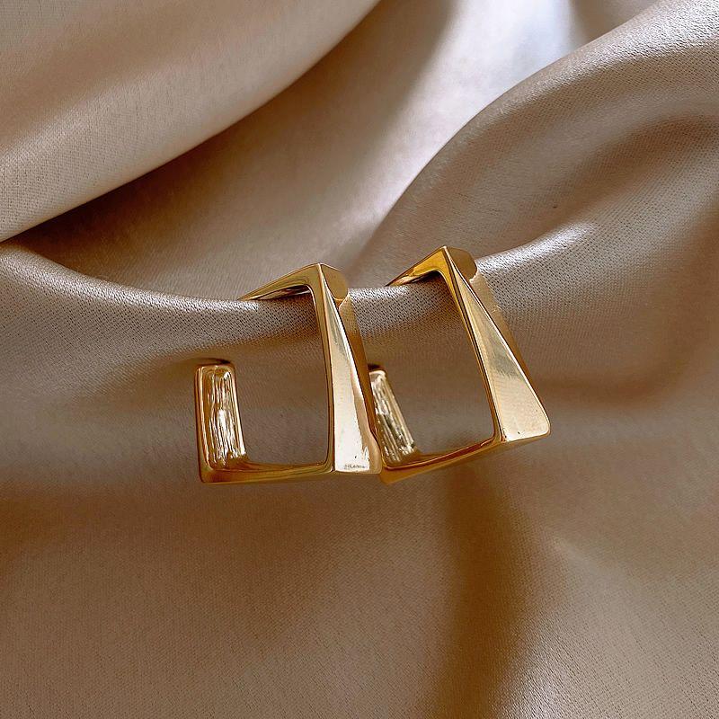 

Korean Style Retro Internet Celebrity Female Stud Earrings Gold