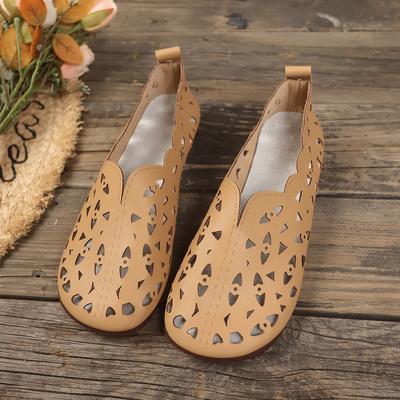 New Hollowed Out Flat Bottomed Retro Single Shoe for Women, with A Round Toe and Ethnic Style Low Top and Low Sandals