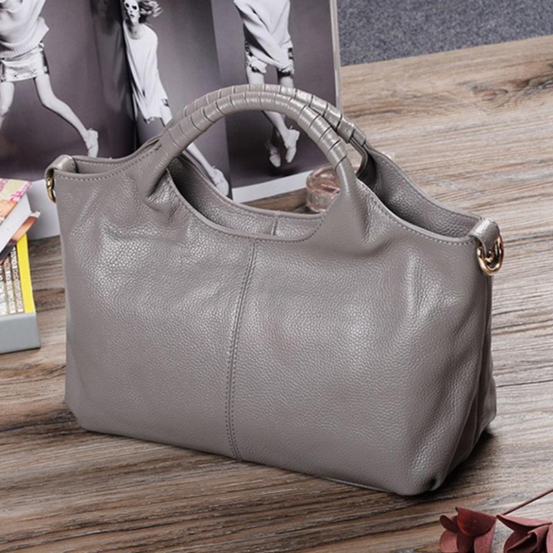 

2025 New Autumn Winter Women s Bag Large Capacity Light Luxury Niche High-end Fashion Versatile Shoulder Handbag