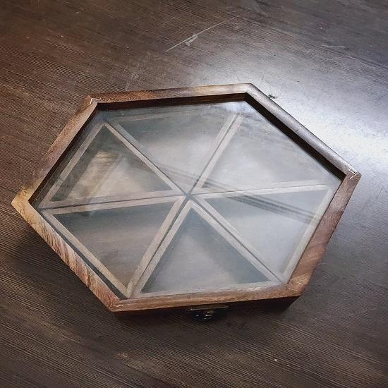 Wunderschöne Masala-Box aus indischem Masala-Holz, dreieckig, 22,86 cm