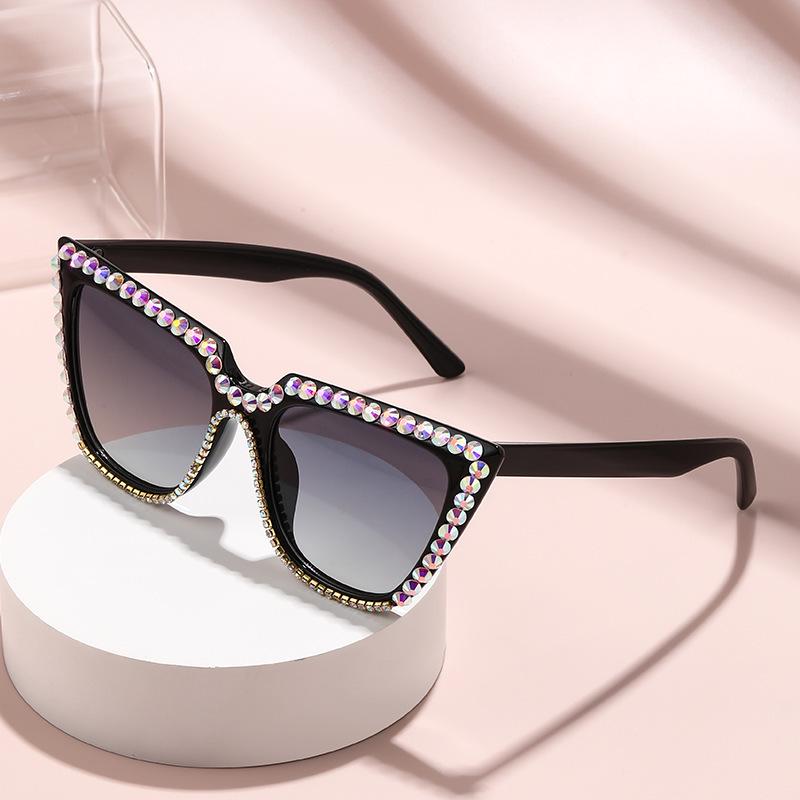 Trendy Rhinestone Cat Eye UV Protection Sunglasses - European/American Fashion Sunglasses
