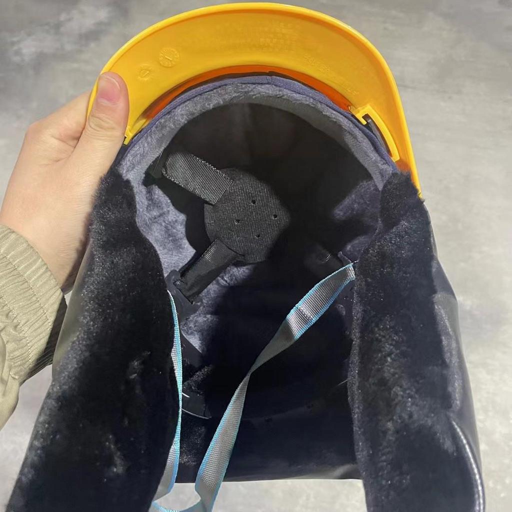 Winter Warm Safety Helmet with Thick Lining, Plush Cover, Anti-Smash Earmuffs, and Cold Protection