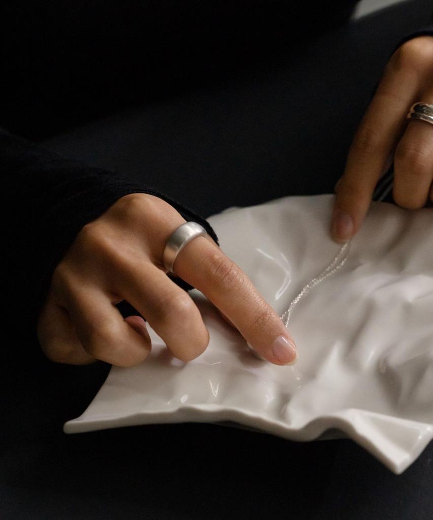 The Achromatic Bold Flat Silver Ring [Matte]