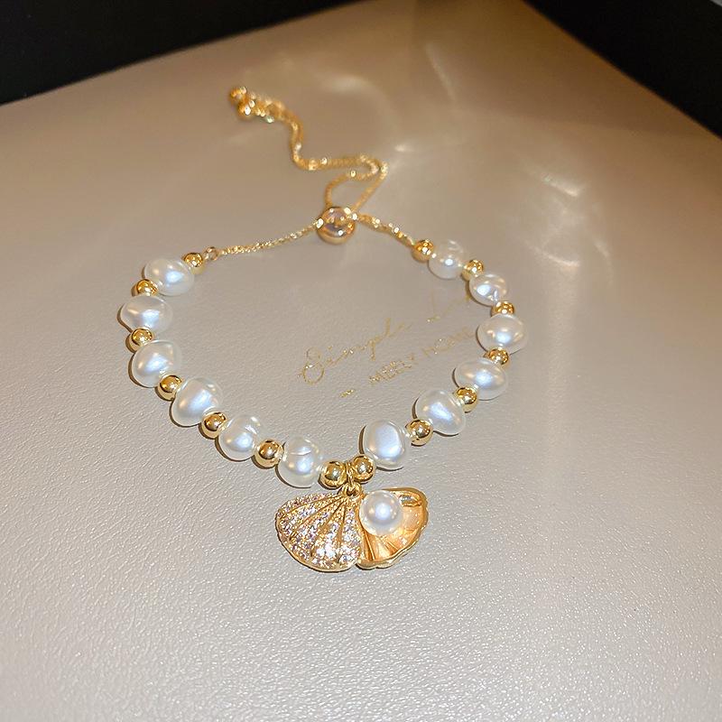 Elegant Pearl & Jade Double-Loop Bracelet: Chic & Stylish Jewelry for Women