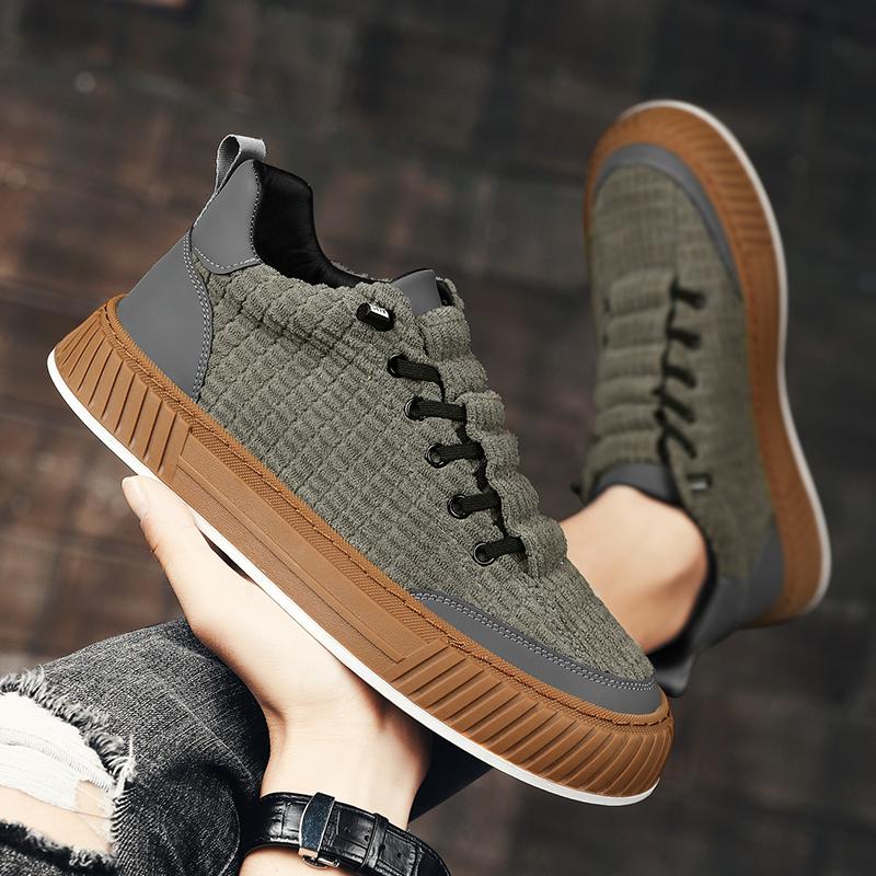 Men's Fleece-Lined Winter Canvas Skate Shoes - Slip-On Casual Soft Sole Sneakers