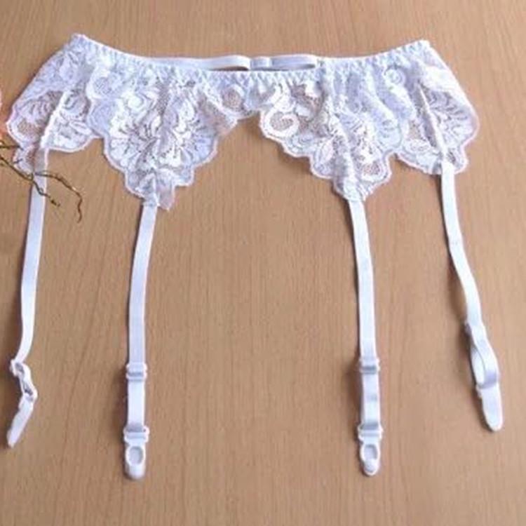 Elegantní krajkový podvazkový pás a punčochy - Všestranný a svůdný partner pro každou příležitost