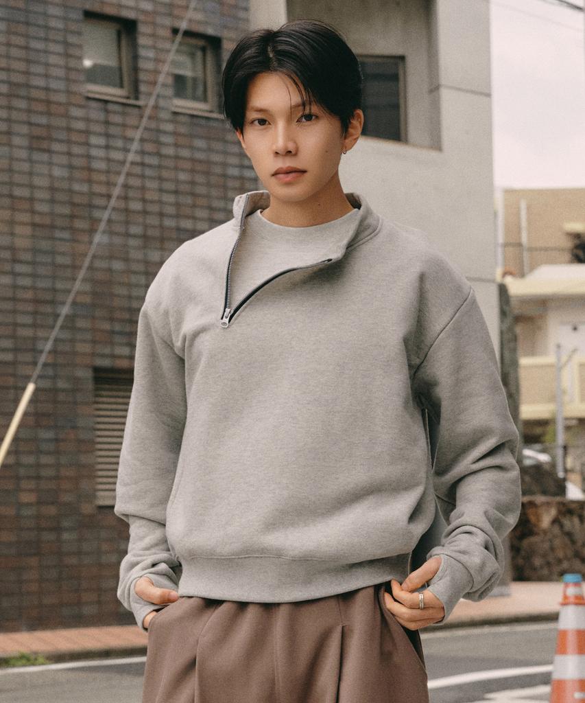 XERO Diagonal Half Zip Sweatshirt [Melange Gray]