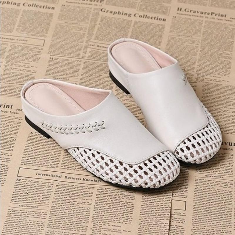 Fashion Baotou Slippers for Women's Outdoor Wear New Fashionable Hand Woven Design Cool Slippers with Hollow Out Monochrome Flat Shoes