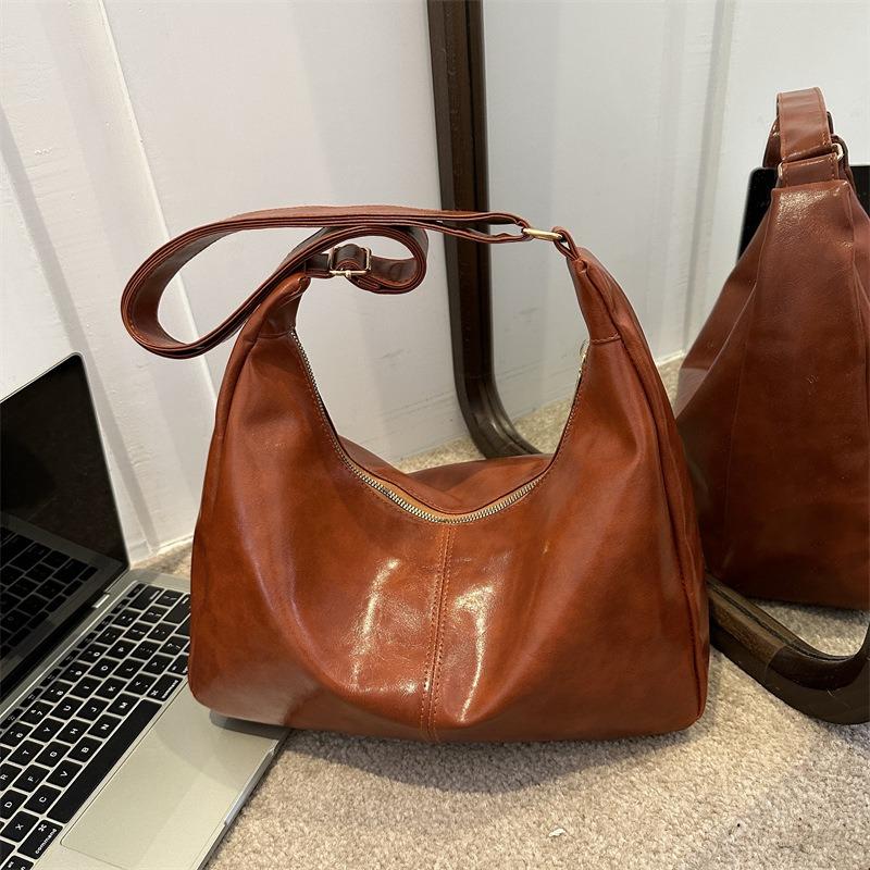 Niche simple underarm bag large capacity shoulder large bag women's new fashion versatile commuter handbag tote bag tide