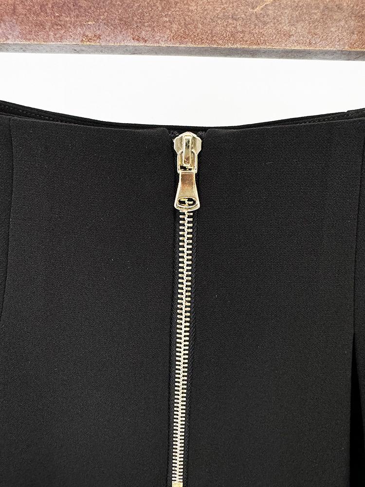 2026 High-End Pleated Mini Skirt with Large Metal Buckle
