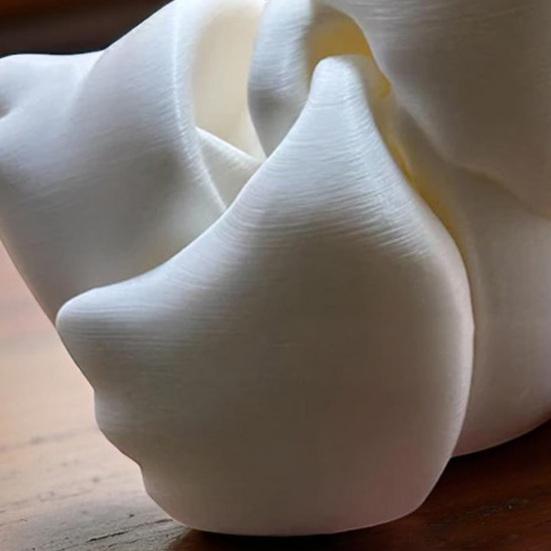 3D Printed Chicken Ornament with Articulated Wings Lightweight Chicken Statue Desktop Decoration Pressure Relief Toy