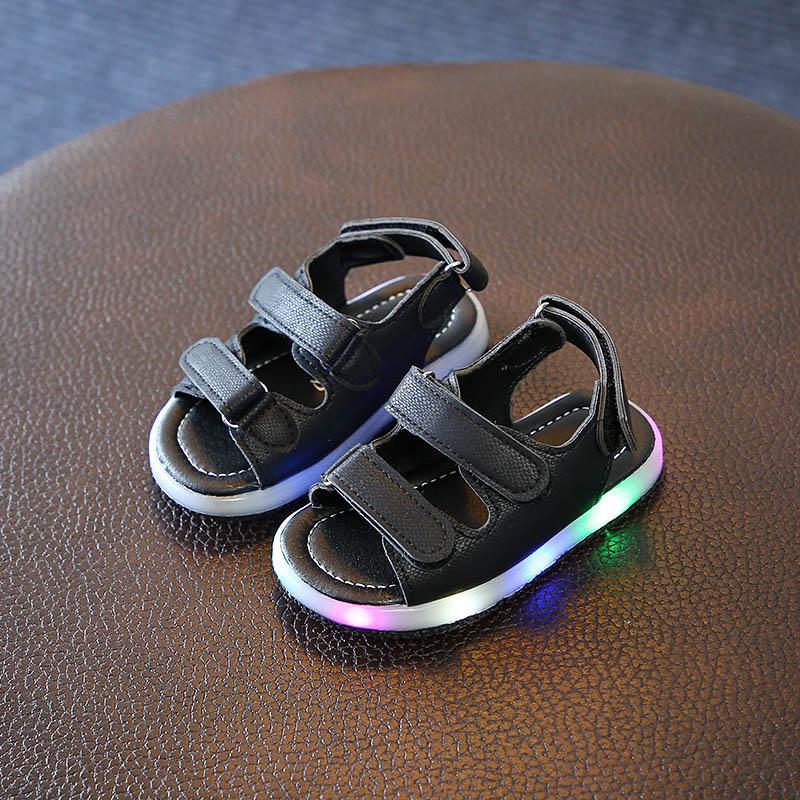 Adorable Children Casual Flashing Light Sandals With Soft Bottom And Timeless Design