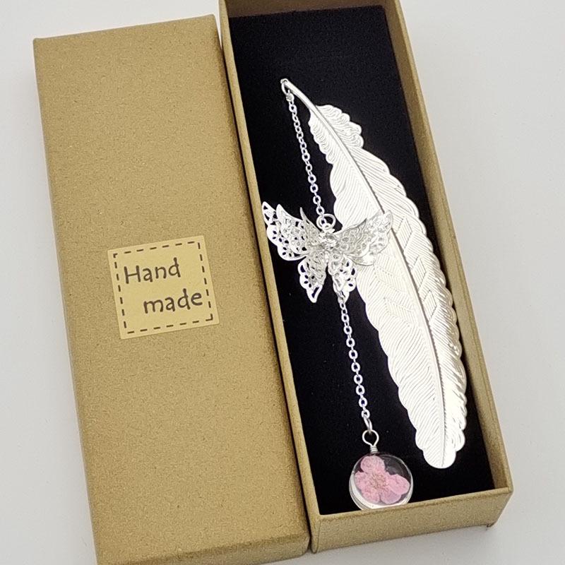 Popular Chinese Metal Feather Bookmark with Dried Flower and Butterfly Design - Perfect Teacher's Day Gift