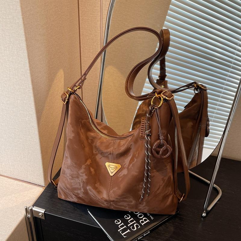 Retro Commuter Tote Bag Women's Large-capacity New Niche Single Shoulder Crossbody Multi-functional Backpack