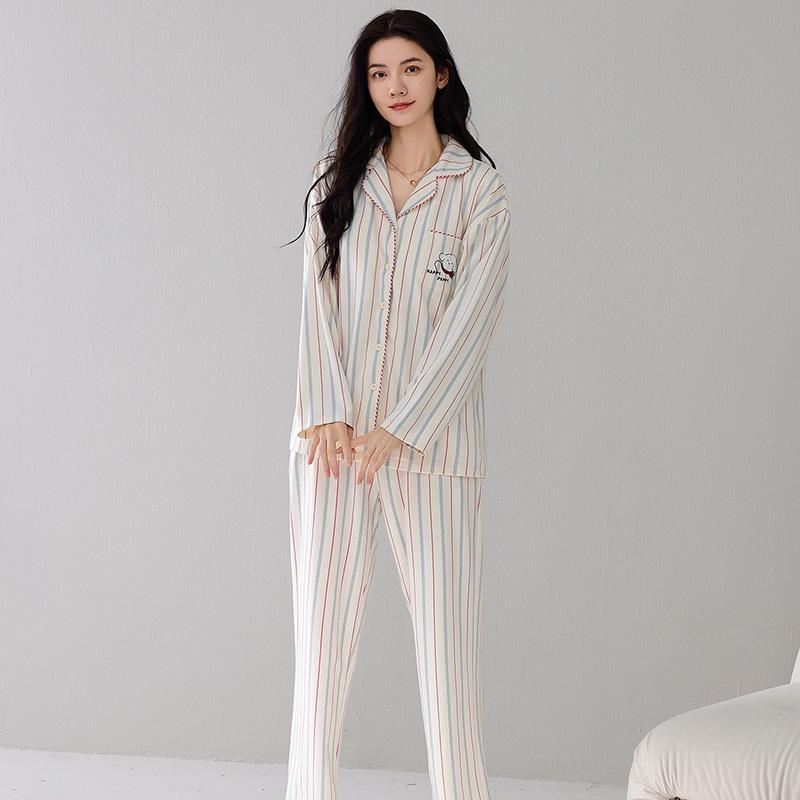 Unconscious and Comfortable Vertical Striped Pajama Set for Women