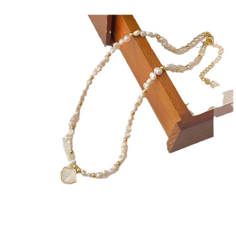 New Freshwater Pearl Necklace with Exquisite Atmosphere, Niche Neck Necklace