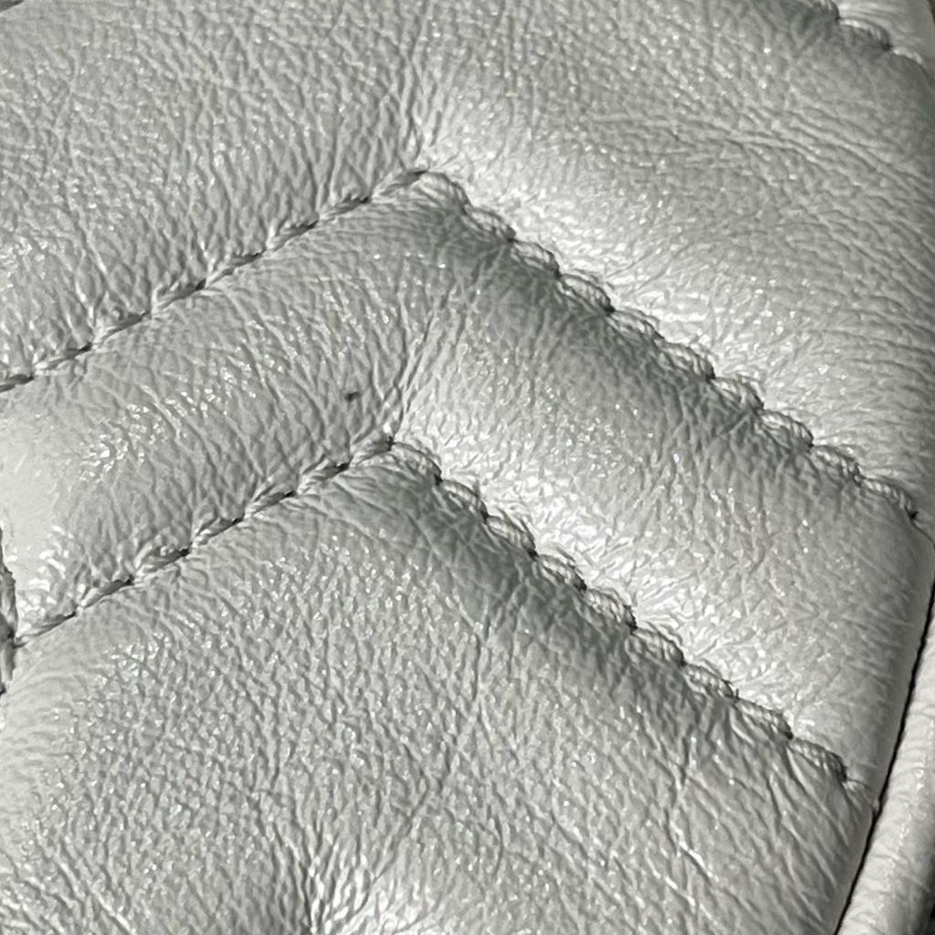 [Pre-Owned] GG Marmont Series Logo Quilted Chain Leather Mini Round Bag - Very Good #M26P7Q
