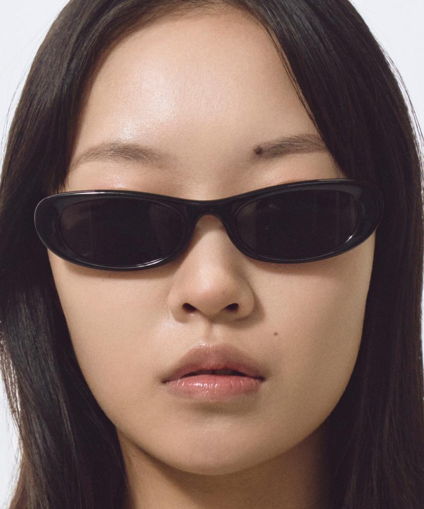 Hangeul Flat Oval Sunglasses Black