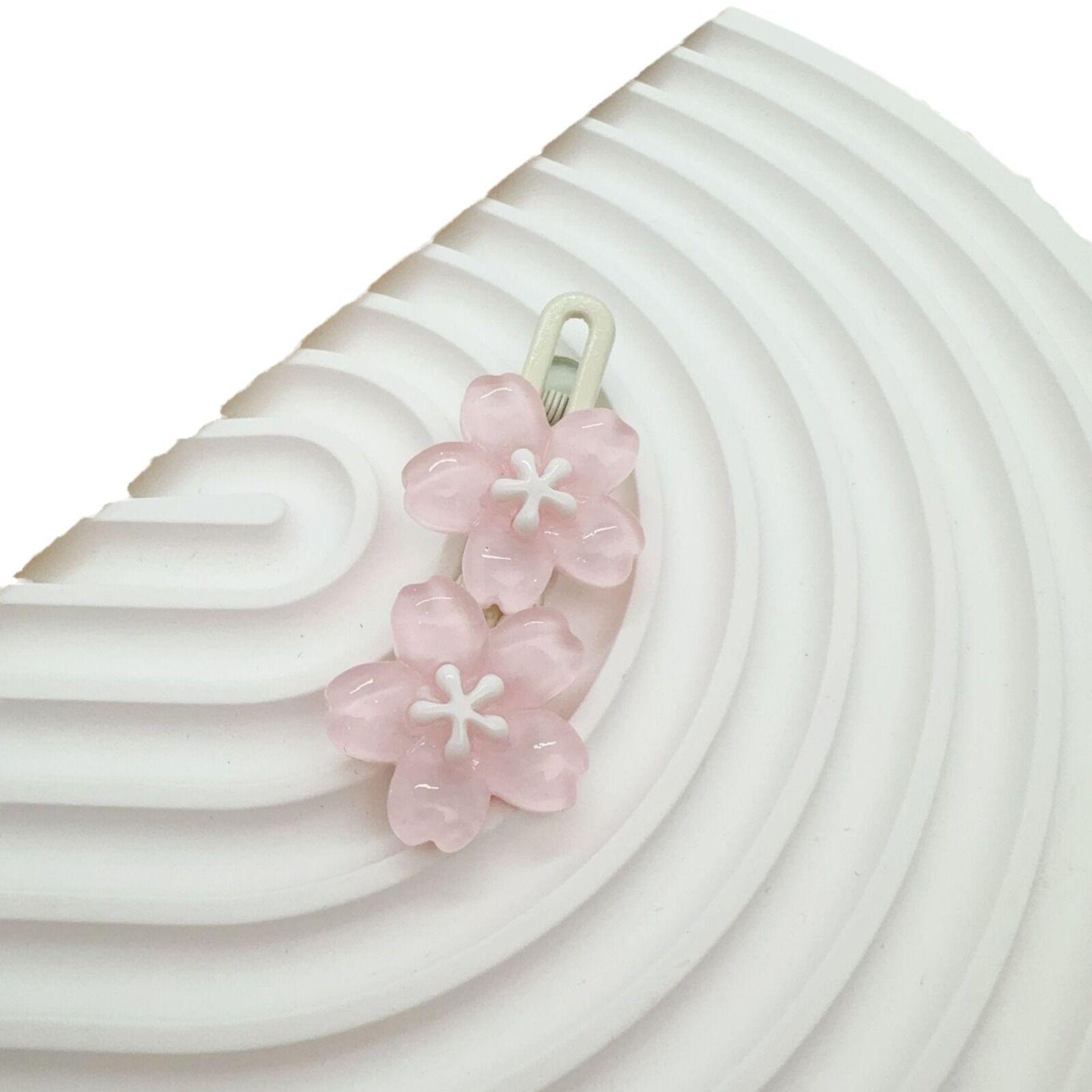 

Small Floral Hair Clip for Women with Dual Flower Design Lightweight Hairpin Hair Accessory for Everyday Use and Special Occasions One Size