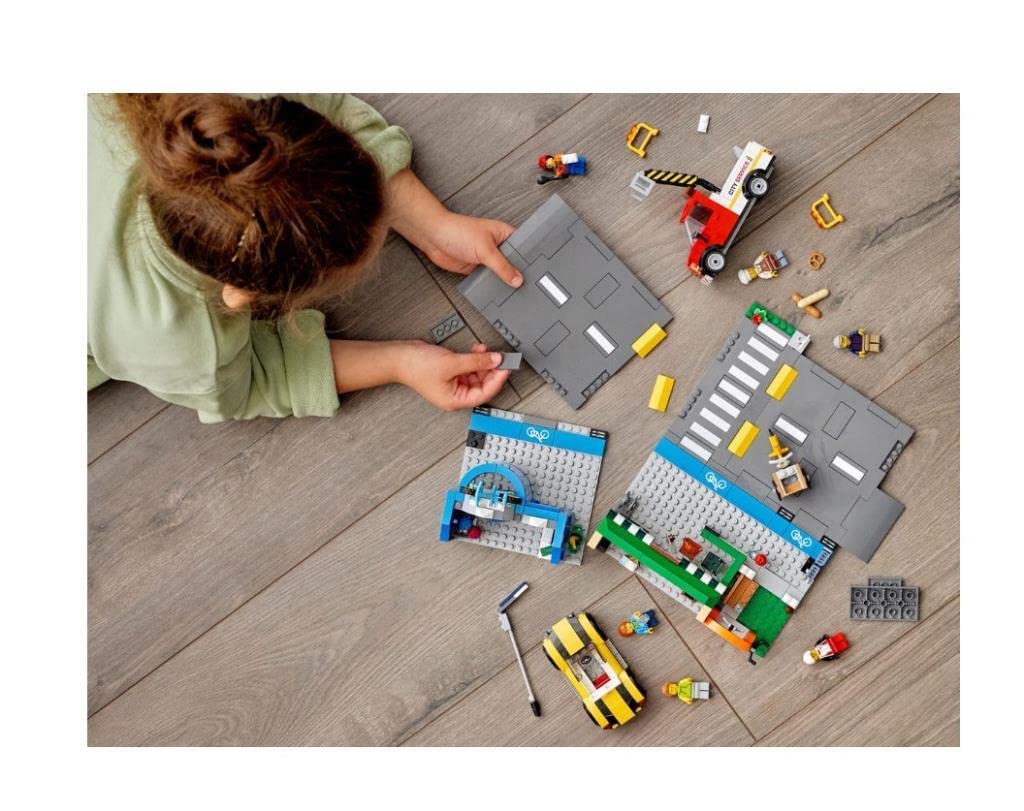 LEGO 60306 Shopping Street - New.