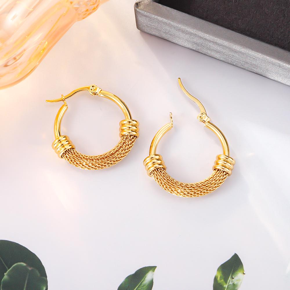 Elegant European-American Hoop Earrings: 2022 Trendy Large Round Accessories with Exaggerated Style for Women
