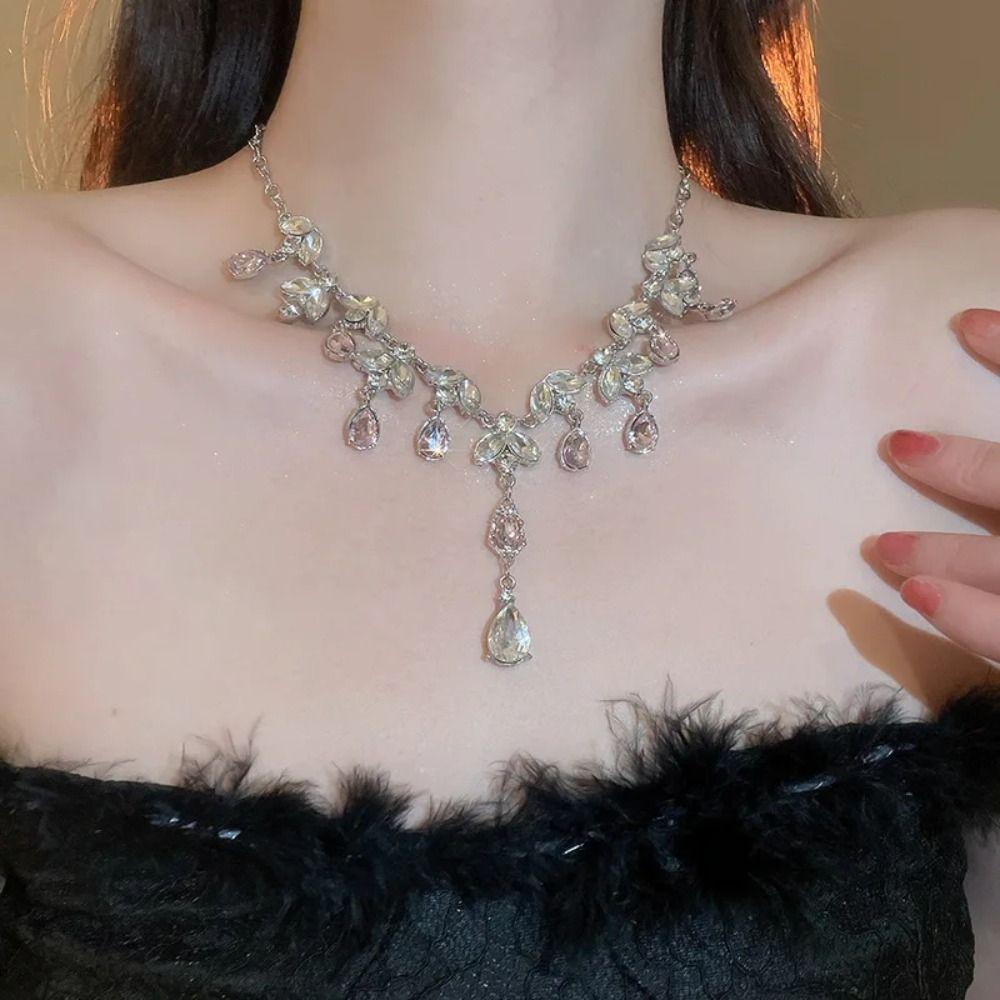 Leaf Clavicle Necklace Rhinestone Clavicle Chain Creative Water Drop Tassel Necklace  Wedding