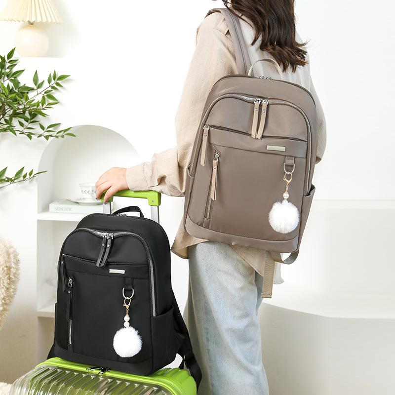 Damenrucksäcke sind modisch und vielseitig und für Damenreisen geeignet.