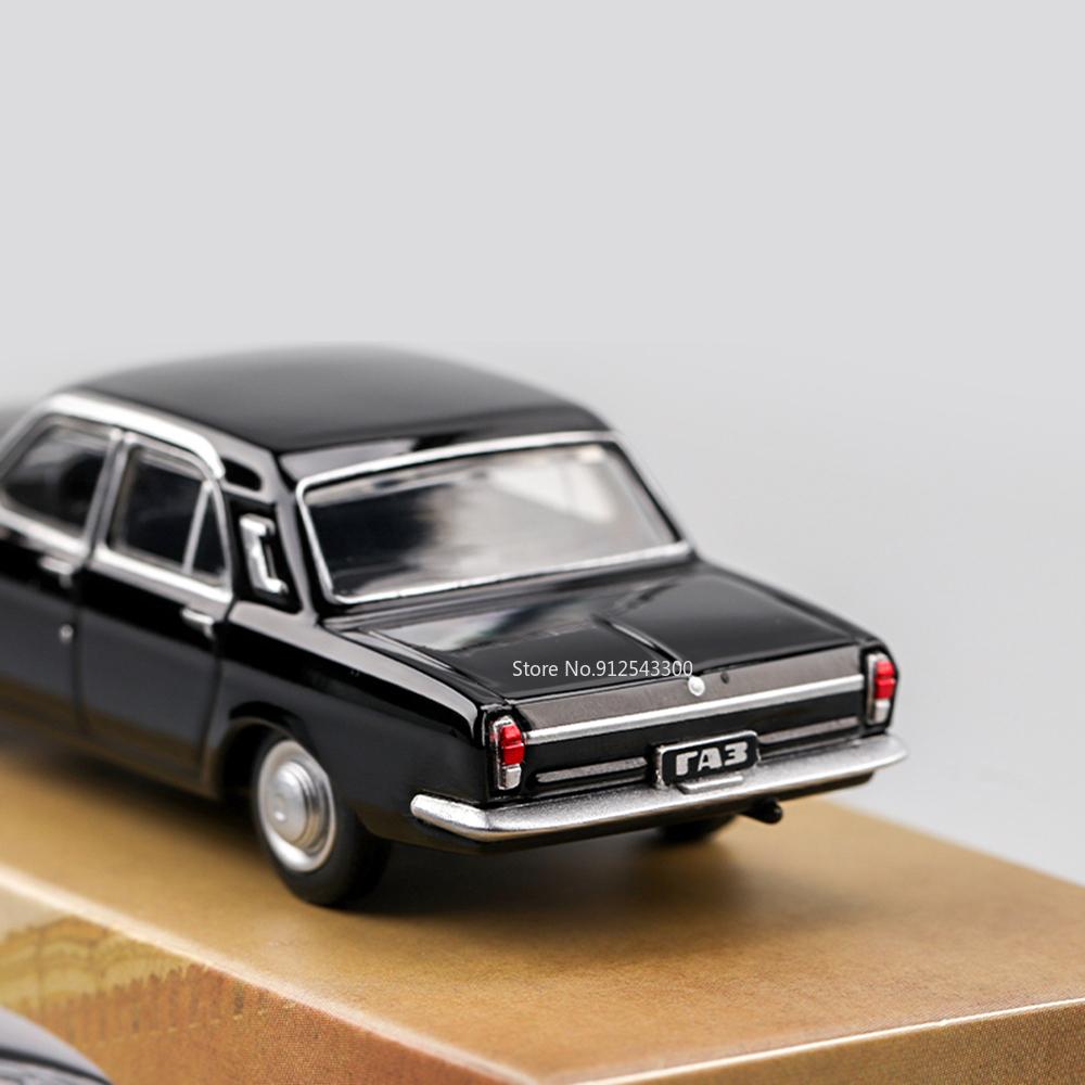 1:64 Mini Series GAZ-24 LADA Retro Car Model Toy Alloy Body Strong Durable Shock Absorption Vehicles Decorative Item for Kids
