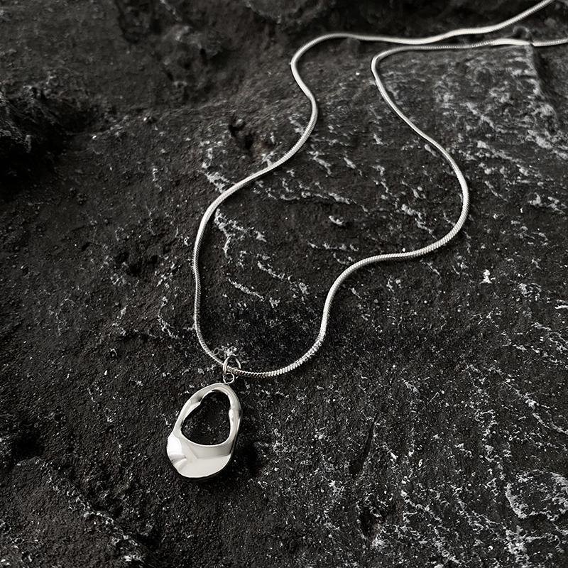 Fashion Zinc Alloy Color Hollow Water Drop Pendant Necklaces for Women Men Simple Geometric Clavicle Chain Choker Necklaces Zircon