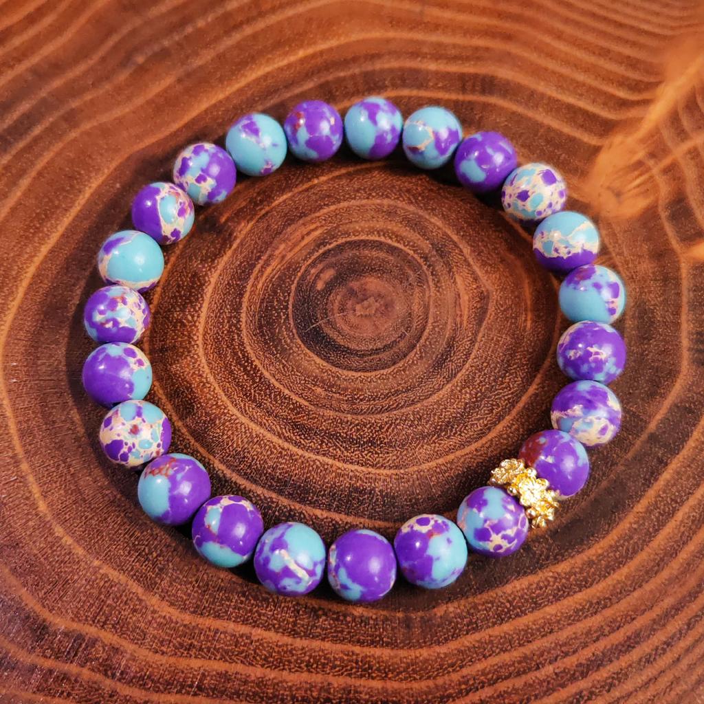 This 8mm purple imperial stone natural stone hand-woven bracelet is suitable for both men and women and is a perfect choice for everyday wear.