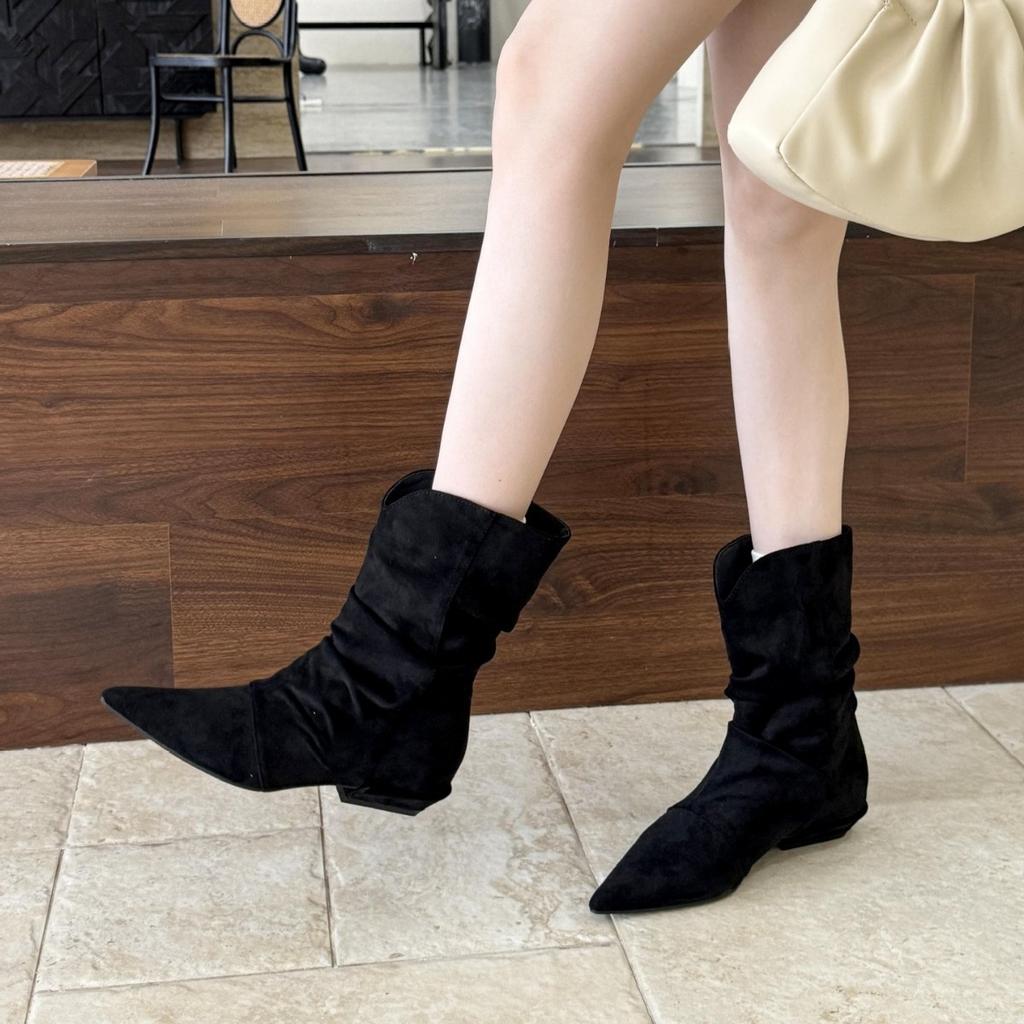 Autumn and winter new pointed small square heel French fashion suede pleated piled boots short boots