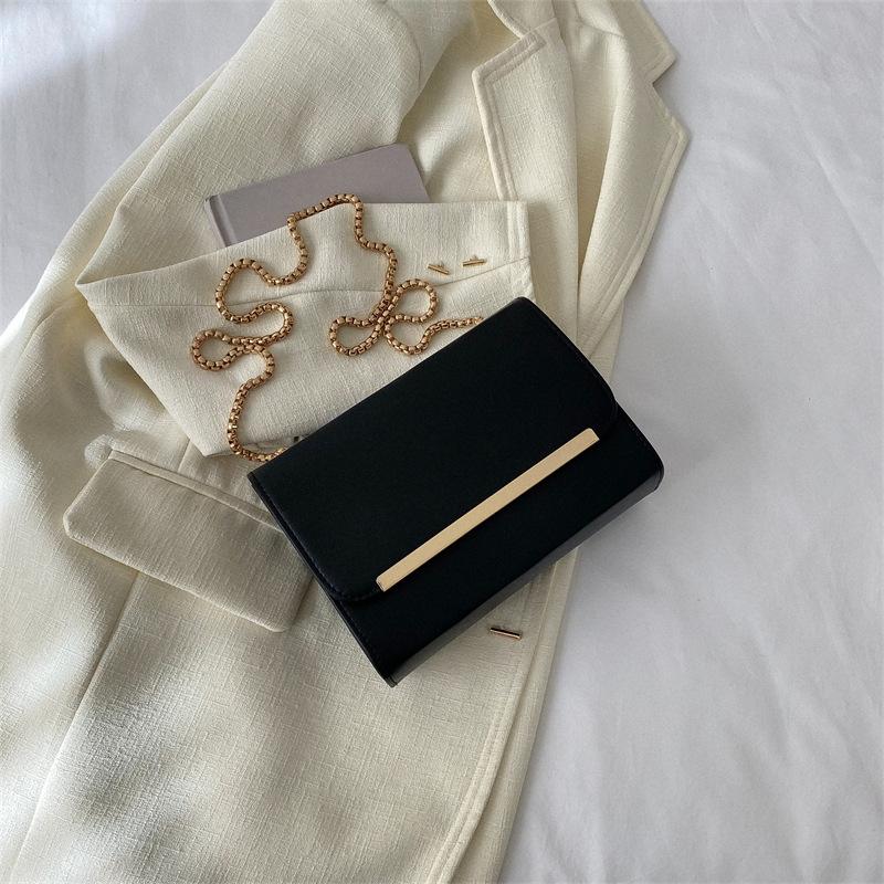 

Simple texture small bag 2025 new trendy fashion women s bag leisure chain single shoulder oblique span bag solid color small square bag чорний
