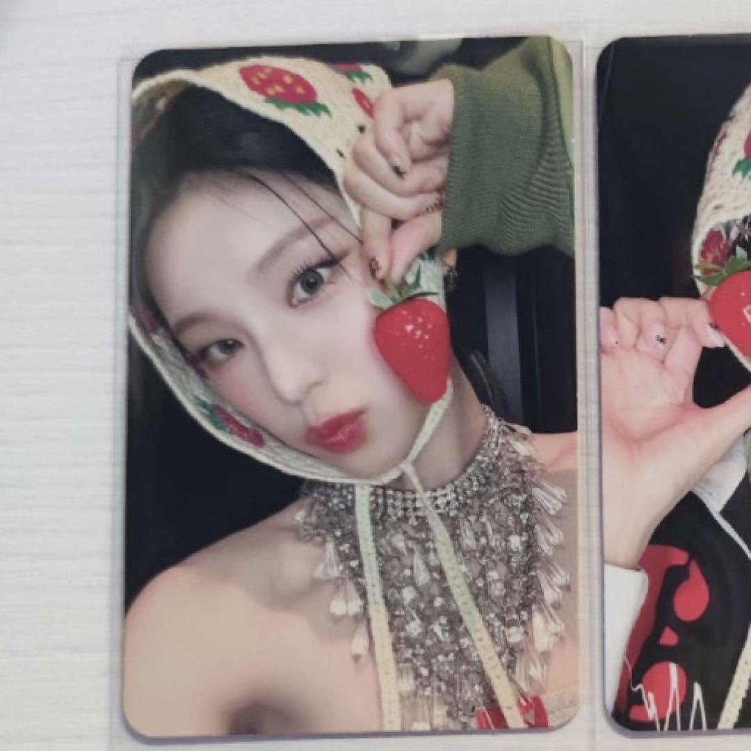 

[USED] ITZY Yeji GOLD makestar limited edition strawberry trading card
