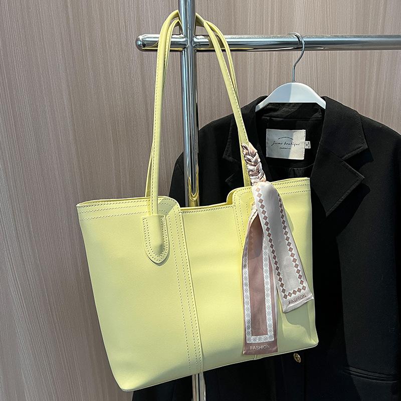 2025 New Spring Summer Advanced Ladies Single Shoulder Bag Fashion Scarves Decorative Handbags Large Capacity Commuter Tote Bag Sling Bag for Women