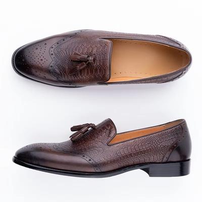 Mode Handgemaakte comfortabele casual leren schoenen Herenschoenen Echt Leer Kwastjes Loafers Koffie Formele Schoen Brogue Print Mannelijk