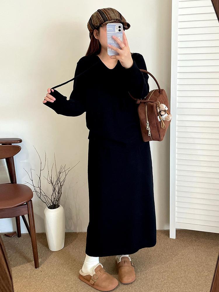 

Plus Size V-neck Hooded Sweatshirt & Skirt Set - Winter 2025 Style XXL (150-180 kg) чорний