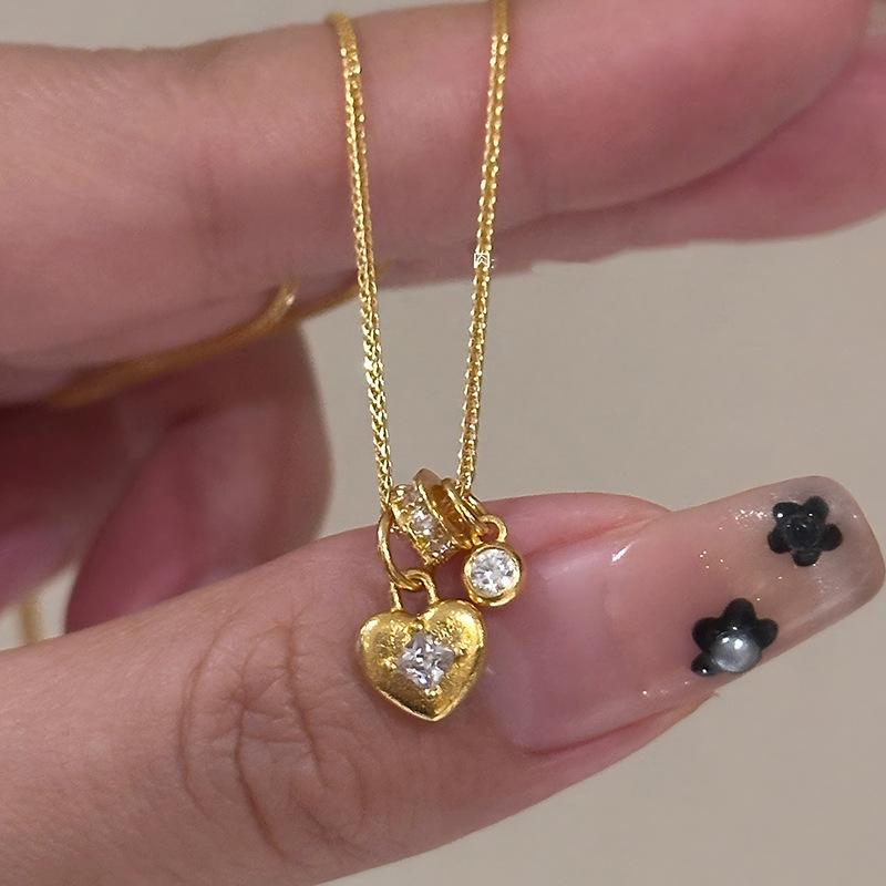 New In Cute and Exquisite Heart-shaped Necklaces Light Luxury Irregular Pendants Fashion Collarbone Chain Wedding Gift